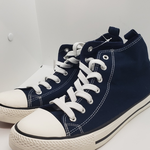 Shoe - Picture 3 of 4